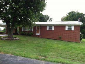$104,000
Greeneville 3BR 1BA, MOVE right in! This home is in