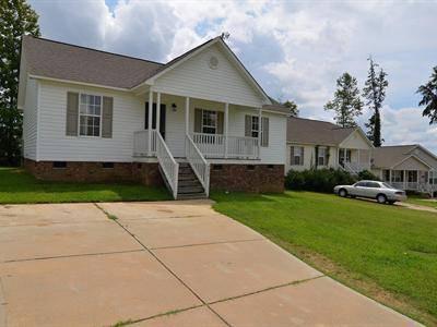 $104,900
Affordable Ranch with Amenities!