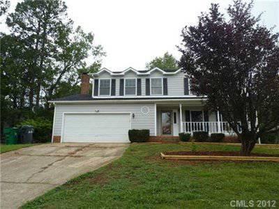 $104,900
Charlotte, This 4 bedroom 2.5 bath home is move in ready