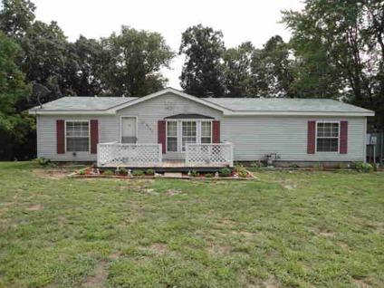 $104,900
Knox, This nicely decorated home offers 3 bedrooms, 2 baths