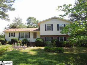 $104,900
Looking for a Nice Home Offering Lots of Spac...