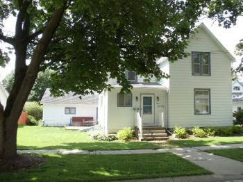 $104,900
Sycamore 3BR 1BA, Cute Starter Home in 's Historic District!