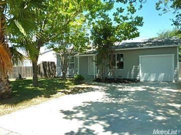 $105,000
Great Natural Lighting,Remodeled Home with Large Master Suite,1/2%DOWN