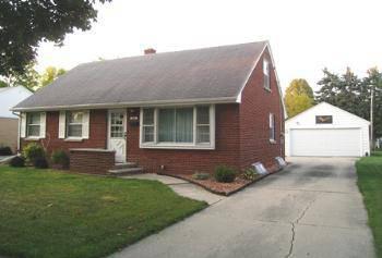 $105,000
Green Bay 1.5BA, Spacious well kept 1 owner 4 bedroom mostly