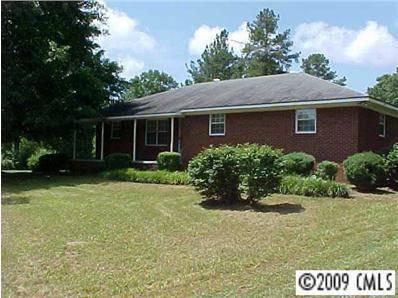 $106,900
Mount Gilead 3BR 2BA, Well constructed brick ranch.Great