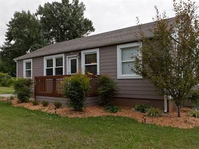 $107,000
$107,000 Charming Updated Contemporary