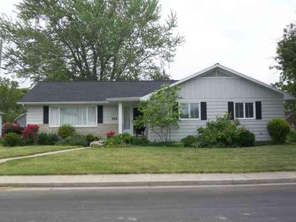 $107,000
Berne, Very well maintained 3 bedroom, 2 1/2 bath ranch