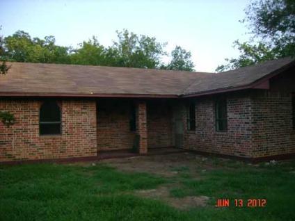 $109,000
Nice Brick 4-2-1 on 1/3 acre. (Stockdale, Texas) $109000 4bd 1406sqft