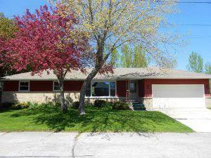 $109,500
Single-Family Real Estate in Cleveland WI