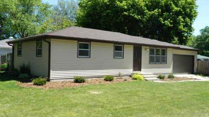 $111,500
Green Bay, Move right in and enjoy the updates!