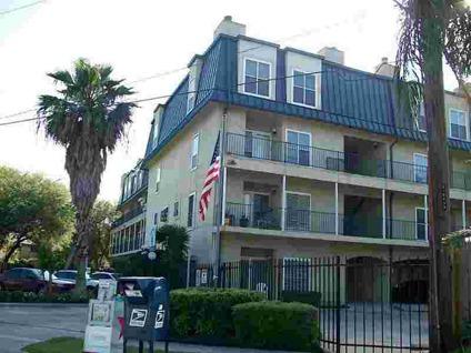 $112,000
Galveston 2BR 2.5BA, MINUTES AWAY FROM THE BEACH