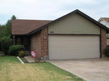 $112,500
Edmond 2BR 2BA, Pride of ownership shown throughout this