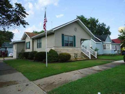 $112,500
Murphysboro 2BR 1BA, Neat, clean and ready for a new owner.