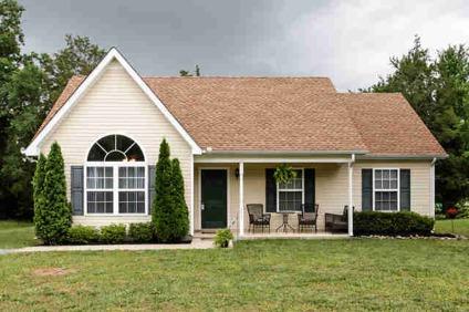$112,800
This adorable Three BR home is waiting on you! Great floorplan.