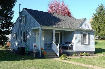 $114,000
Radford 2BR 1BA, This is a great updated home in Fairlawn!