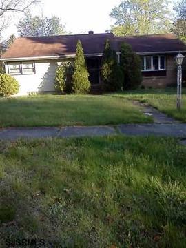 $114,000
Welcome To Your Home That Affords Lots Of Friends & Family Space To Enjoy!