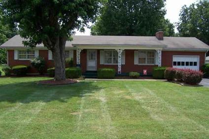 $114,500
Bowling Green, Charming 3 bedroom, 1.5 bath brick attached &