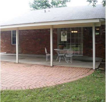 $114,500
Clinton 3BR 2BA, 1002 Old Vicksburg Road in is awesome!