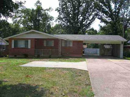 $114,900
$114,900 2023 N. 14th, Neat & clean 3BR 1.5BA brick home located in excellent