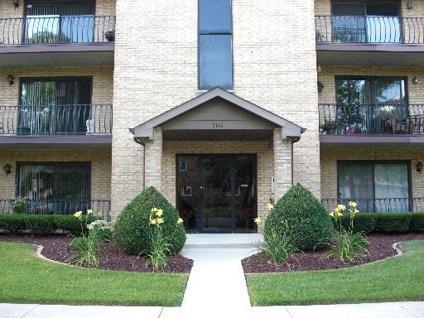 $114,900
2/2 condo in Tinley w/ In unit laundry and Garage