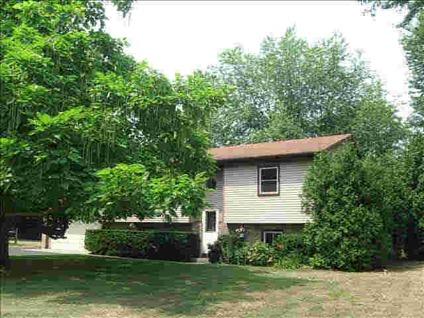 $114,900
Lambertville 3BR 2BA, LARGE HOME WITH LOTS OF LIVING SPACE