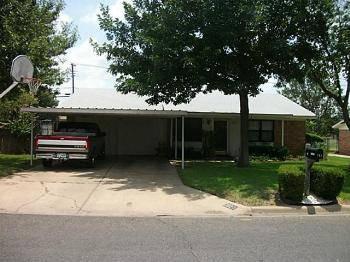 $115,000
Mineral Wells, Well maintained Four BR, 1.5 BA brick home