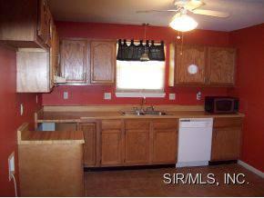 $115,000
Troy, H-6676 NICE 3 BEDROOM TWO BATH RANCH ON LARGE 67.25 X