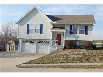 $115,000
Well cared for Three BR, 1 1/Two BA, 2 car garage home ready for new owners!