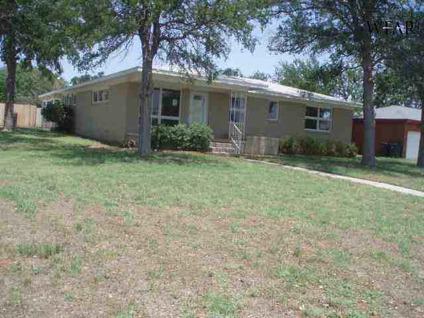 $119,500
Wichita Falls, Update 3 bedroom, 2 bath home with over 2100