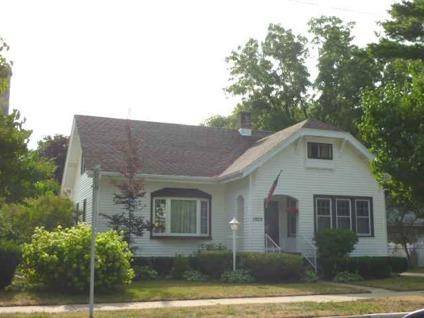 $119,900
Appleton 3BR 1BA, This 1920's charmer will steal your heart!