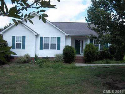 $119,900
Monroe 3BR 2BA, REDONE INSIDE AND NEARLY 1 ACRE LOT!NEW