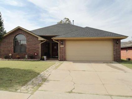 $119,900
Moore Two BA, This spacious and cozy Three BR home is located