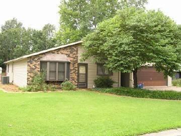 $119,900
Murphysboro, Well cared for 3 BR, 1.5 BA home with many
