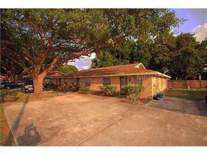 $120,000
Looking for a Great Investment Opportunity? Check out this Triplex!