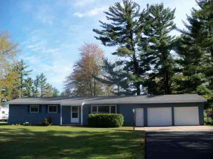 $121,500
Wisconsin Rapids, This three bedroom, 1.5 bath home features