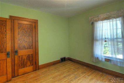 $123,000
Sioux Falls 4BR 3BA, OPEN HOUSE- 8/11/2012 FROM 12-1PM!