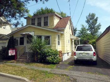 $124,900
Clifton 1BA, ONE FAMILY HOME OFFERING LIVING RM, KITCHEN