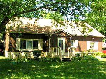 $124,900
Lansing 1BA, Almost 1600 sq ft Cape Cod with possibility of