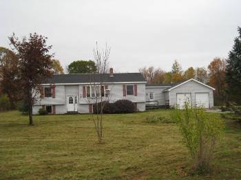 $124,900
Monmouth, BRIGHT AND SUNNY HOME WITH 4 BEDROOMS, 2 BATHS