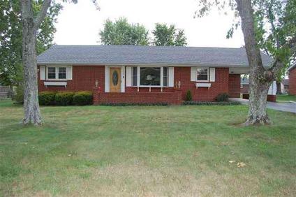 $124,900
Murray, This 2 bedroom, 2 bath home offers quality amenities