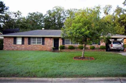 $125,000
Brunswick 3BR 2BA, This brick home is beautifully appointed