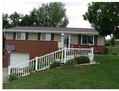 $125,000
Elizabeth 3BR 1BA, Call me home! Updated ranch on generous