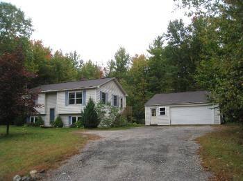 $125,000
Sabattus, 4 BEDROOM 1 BATH HOME SITUATED ON .92 OF AN ACRE