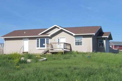 $125,400
Belle Fourche, HEY! LOOK ME OVER. Spacious