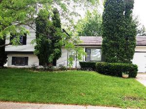 $125,900
Mchenry 2BA, Great Property For Sale w/ Large Backyard!!