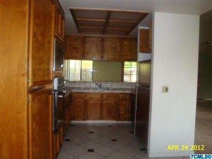 $126,900
Visalia, You cant afford to miss seeing this 3 bedroom