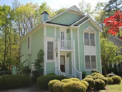 $128,000
Lovely Charleston-Style Home