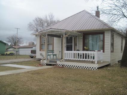 $129,000
Cute 2 Bedroom Home on Double Lot