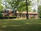 $129,000
Property For Sale at 114 Oakwood Dr Dickson, TN