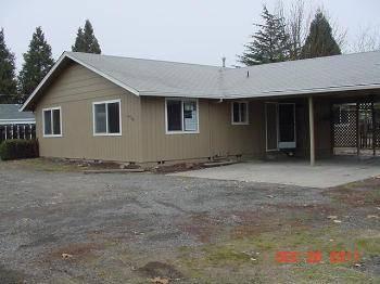 $129,900
Central Point 3BR 3BA, Cute home in . Has almost 1/2 an acre